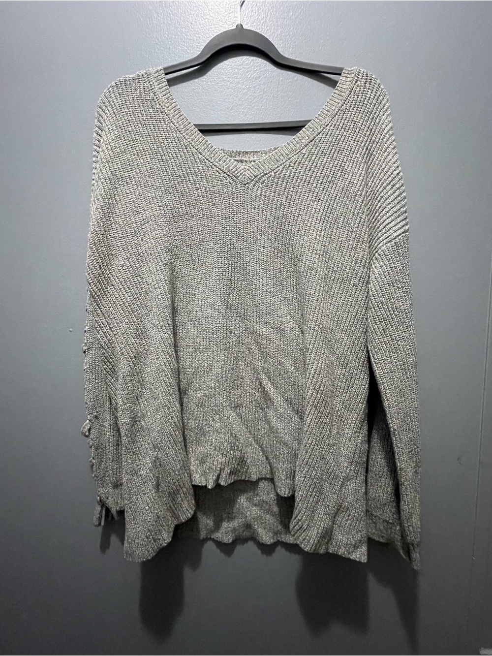 American Eagle Outfitters Gray V-Neck Oversized Knit Sweater